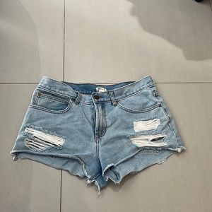 Billabong denim shorts, mid rise, Size 28